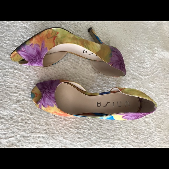UNISA Floral Pattern Open Toe Pumps - Silk - Picture 5 of 6